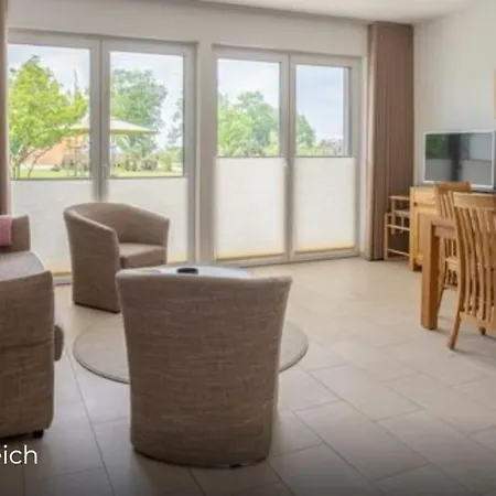 Haffhaus 1 In Garz Mit Blick Auf Haff *